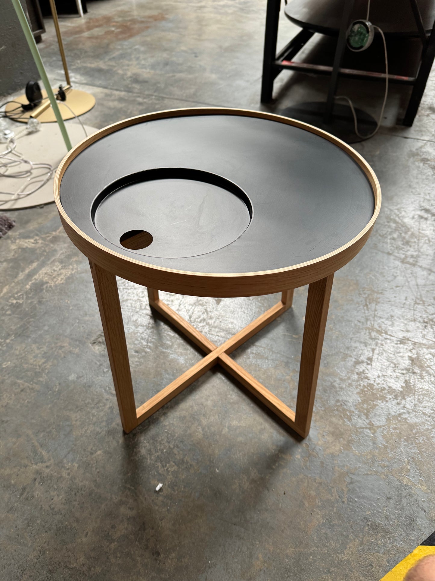 Pilante Side Table